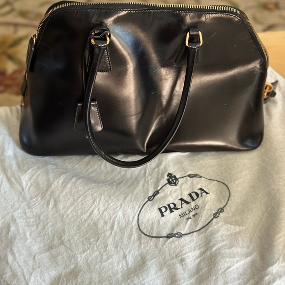 Prada Classic Medium Leather Handbag in Like New Condition - Picture 13 of 15